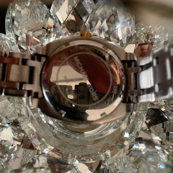 Authentic Michael Kors watch - Picture 3 of 5